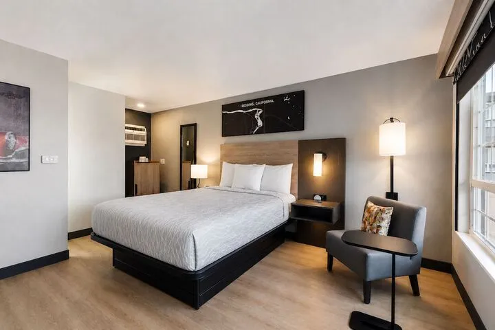 Room 4 of 49