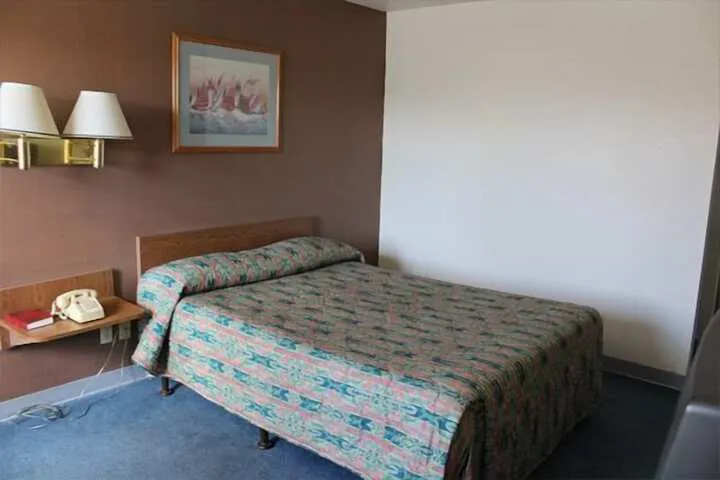 Room 5 of 22