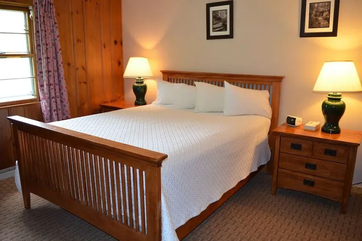 Room 4 of 193