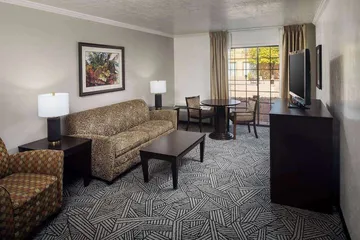 Wyndham Tucson Airport Hotel & Conference Center