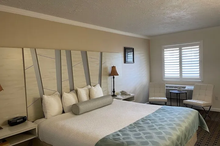 Room 5 of 34