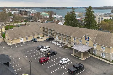 Comfort Inn & Suites Thousand Islands Harbour District