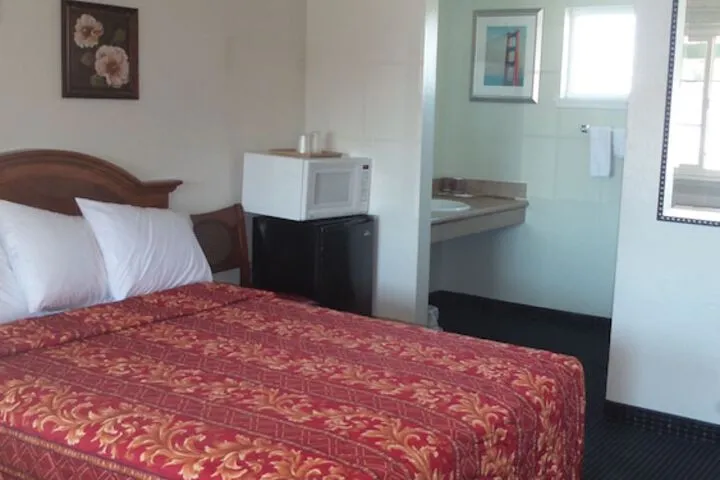 Room 4 of 31