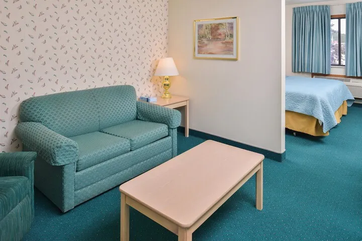 Room 5 of 28