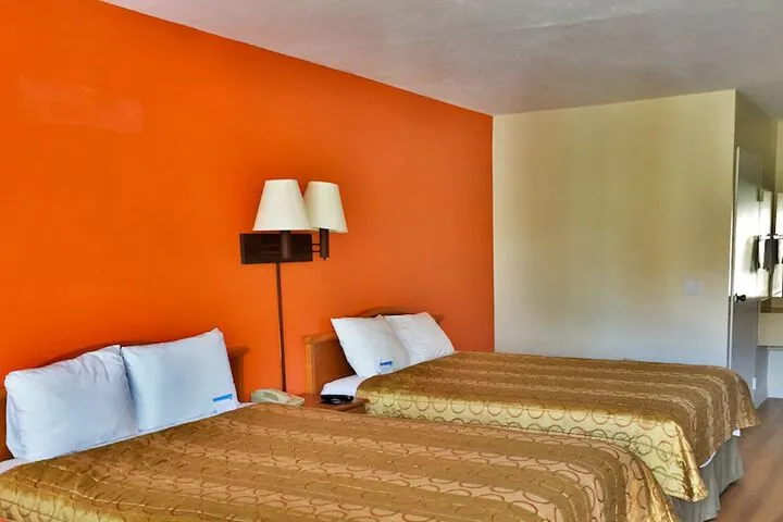 Room 2 of 49
