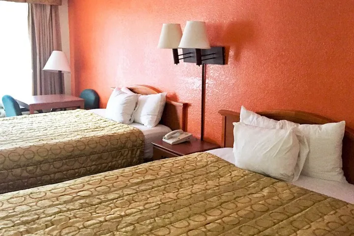 Room 3 of 49
