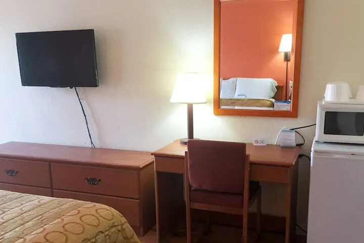 Room 4 of 49