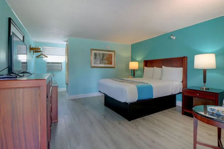 Room 5 of 38