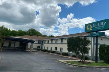 Quality Inn & Suites West Bend