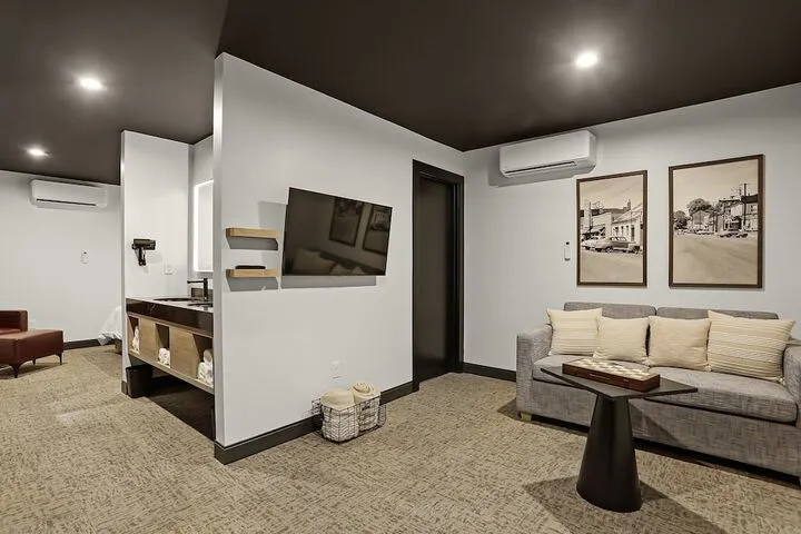 Room 5 of 35