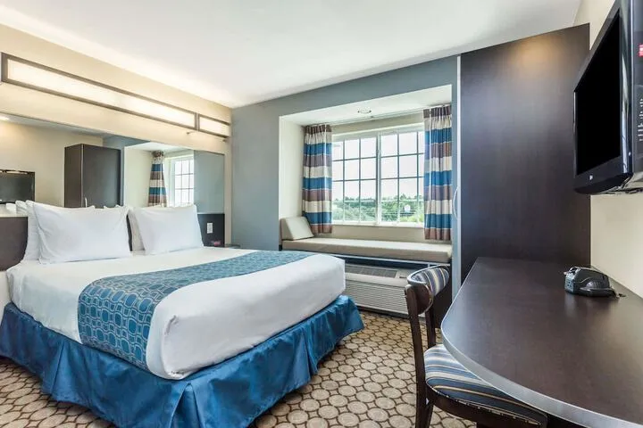 Room 5 of 28