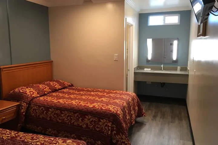 Room 5 of 38