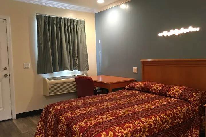 Room 3 of 38