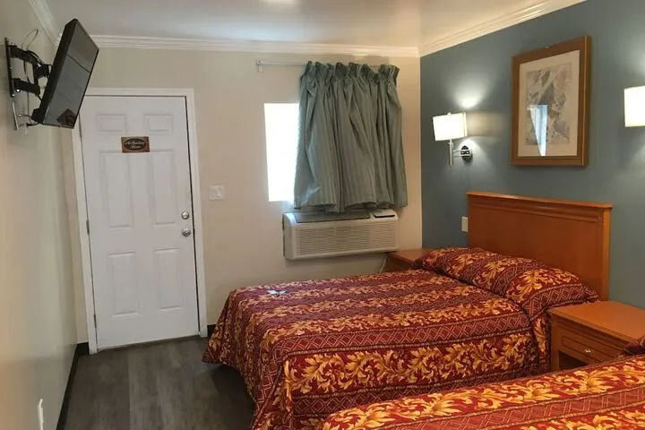 Room 4 of 38