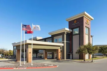 La Quinta Inn & Suites by Wyndham Austin NW / Lakeline Mall