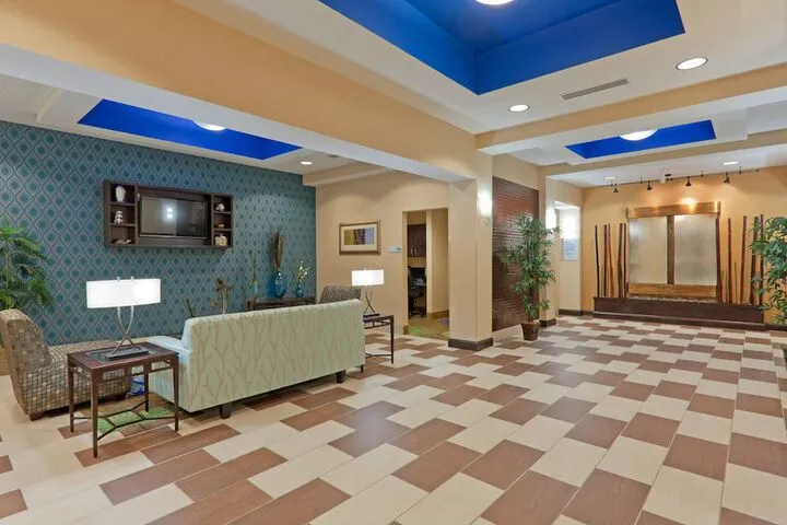 Lobby lounge
