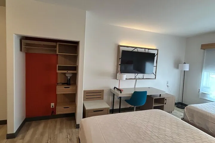 Room 5 of 64