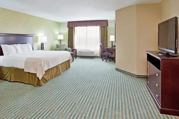 Room 4 of 33