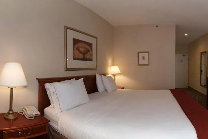 Room 4 of 19