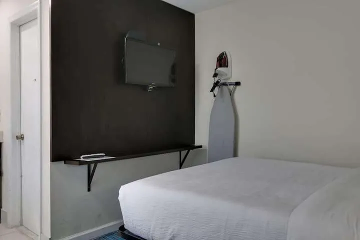 Room 4 of 19
