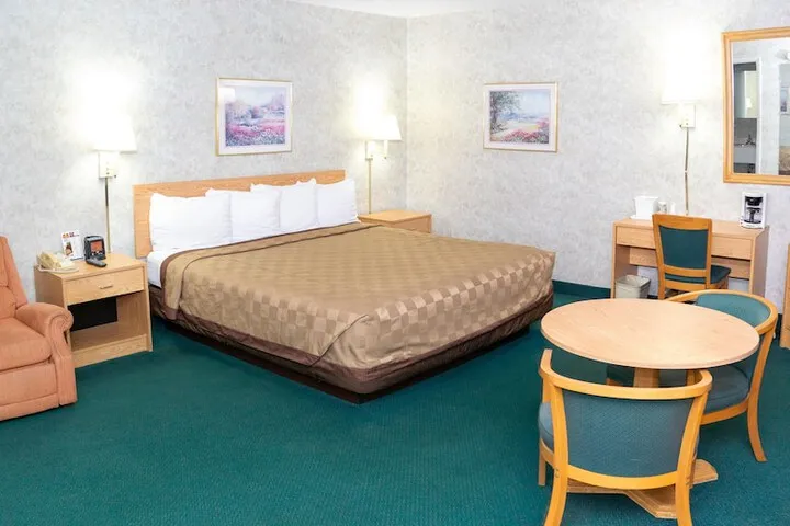 Room 2 of 10