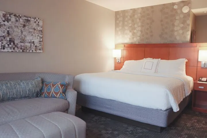 Room 4 of 35