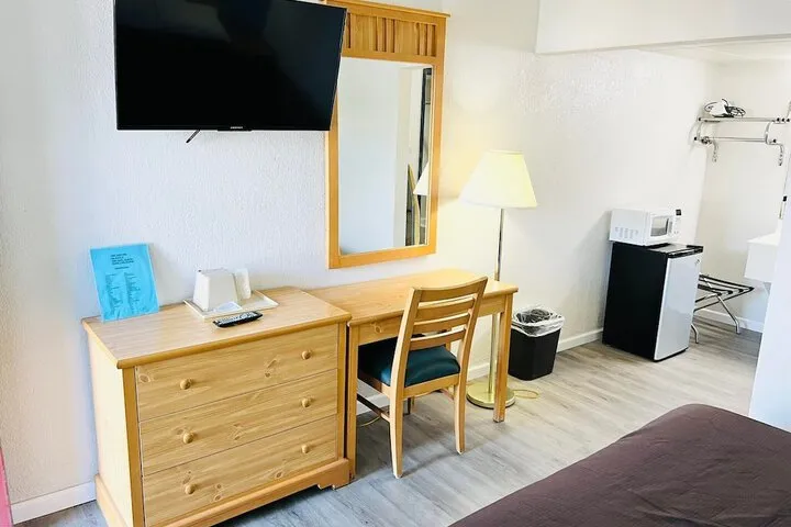 Room 2 of 25