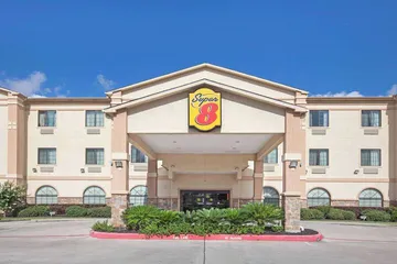Super 8 by Wyndham IAH West / Greenspoint