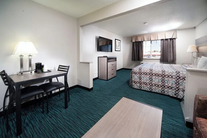 Room 5 of 24