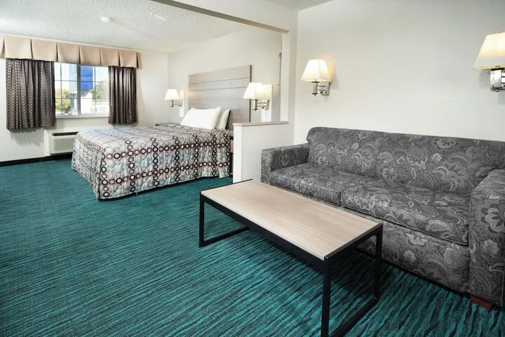 Room 4 of 24