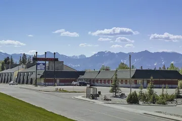Crestwood Hotel