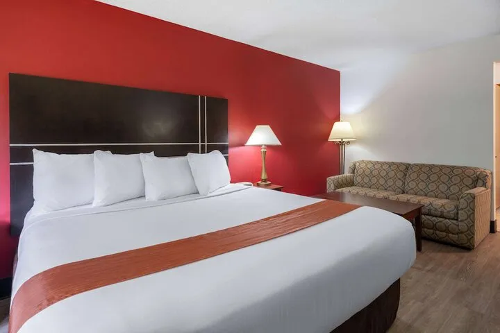 Room 4 of 38