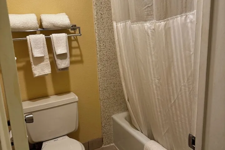 Room 5 of 7
