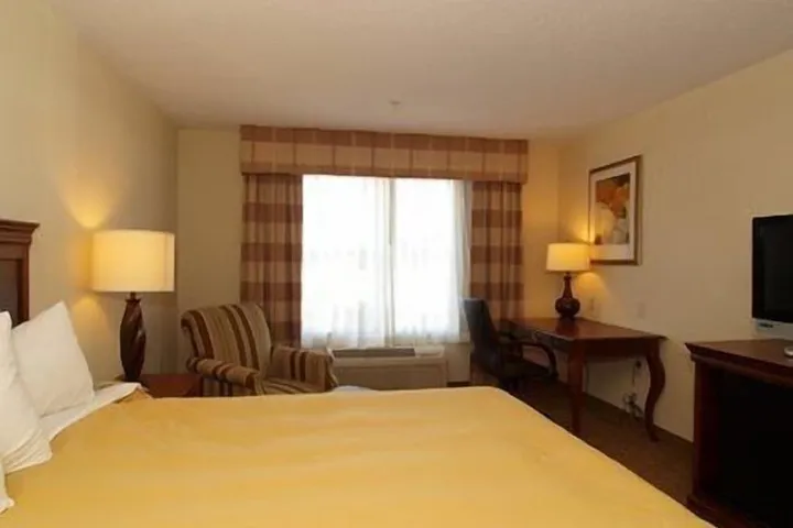Room 4 of 40