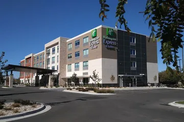 Holiday Inn Express & Suites Boise Airport by IHG