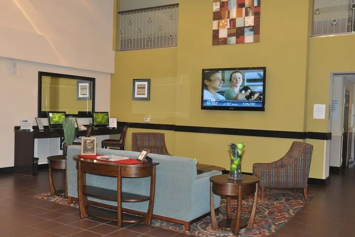 Lobby lounge