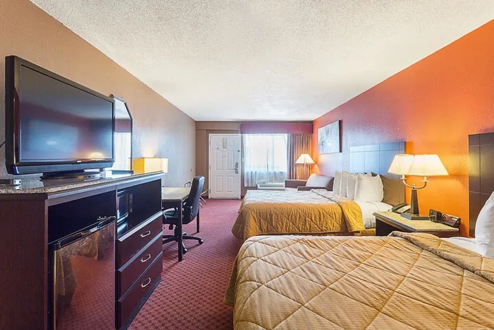 Room 3 of 33
