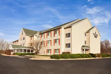 Country Inn & Suites by Radisson Clinton, IA