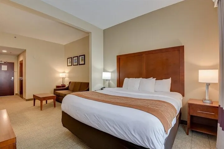 Room 4 of 64
