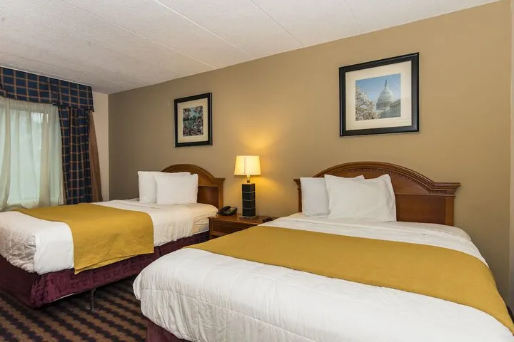 Room 4 of 28