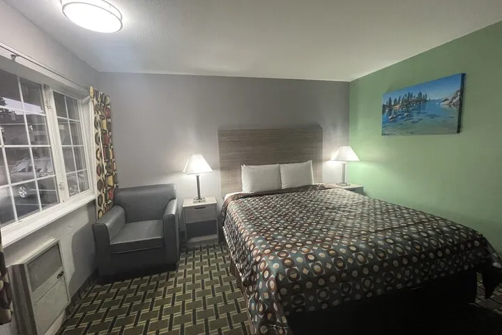 Room 5 of 84