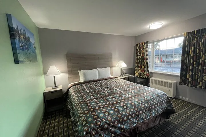 Room 3 of 84