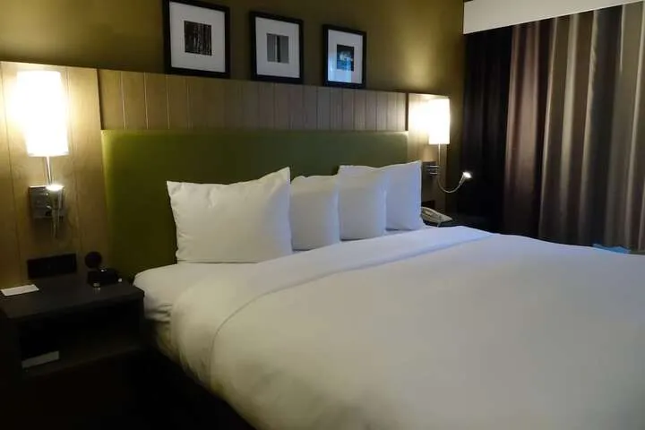 Room 4 of 34