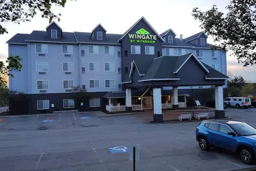 Wingate Suites by Wyndham Youngstown - Austintown