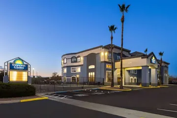 Days Inn & Suites by Wyndham Tucson / Marana