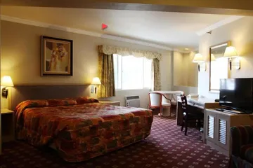 Metro Plaza Hotel