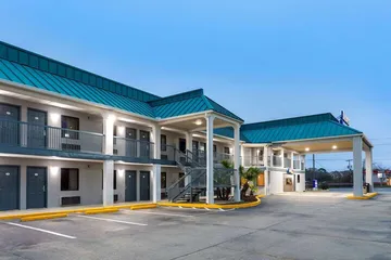 Baymont by Wyndham Biloxi / Ocean Springs