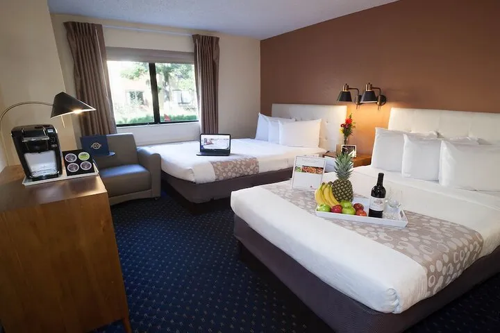 Room 4 of 33