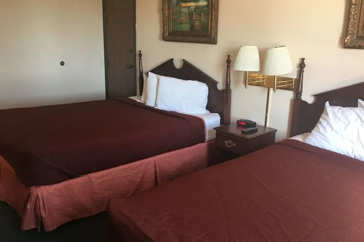 Room 4 of 17