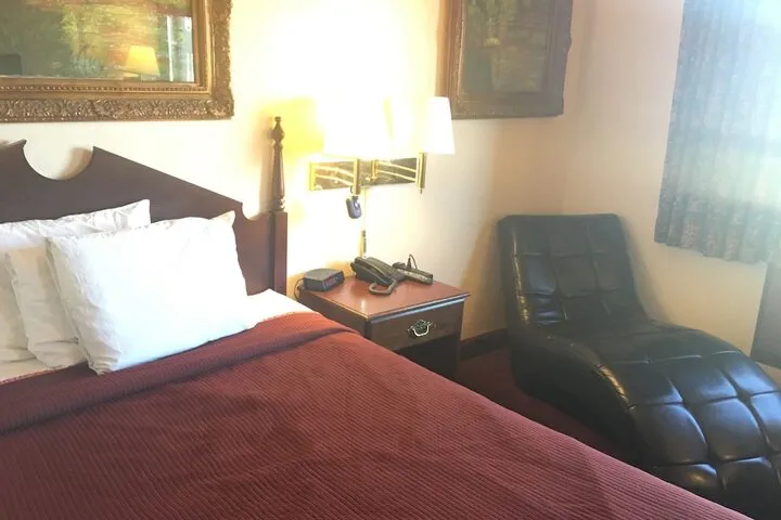 Room 3 of 17